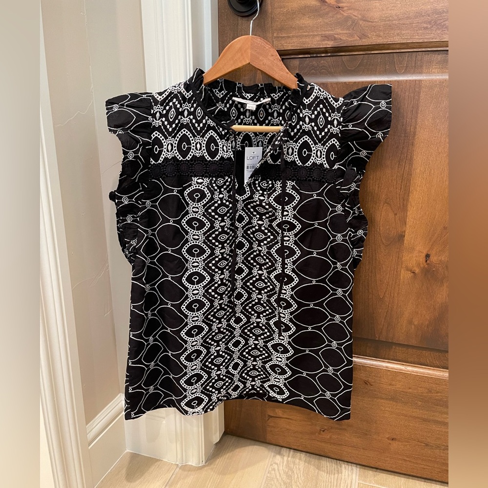 Loft sleeveless eyelet black and white blouse NWT Sz XS